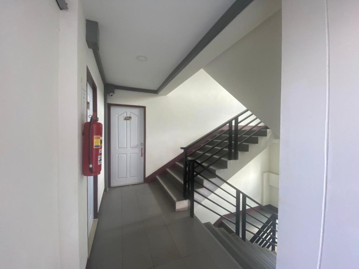 Oyo 1135 Triple A Residence Chiang Mai Exteriör bild
