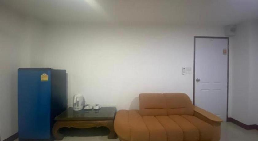 Oyo 1135 Triple A Residence Chiang Mai Exteriör bild